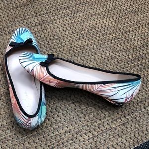 Like new Flats size 8.5 by Amelia Grace.